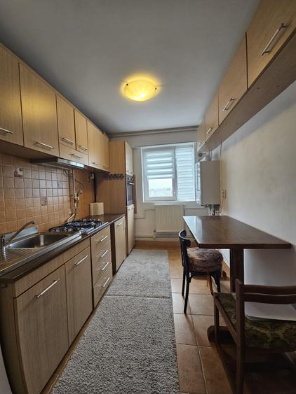 Apartament cu 3 camere decomandat în Boema