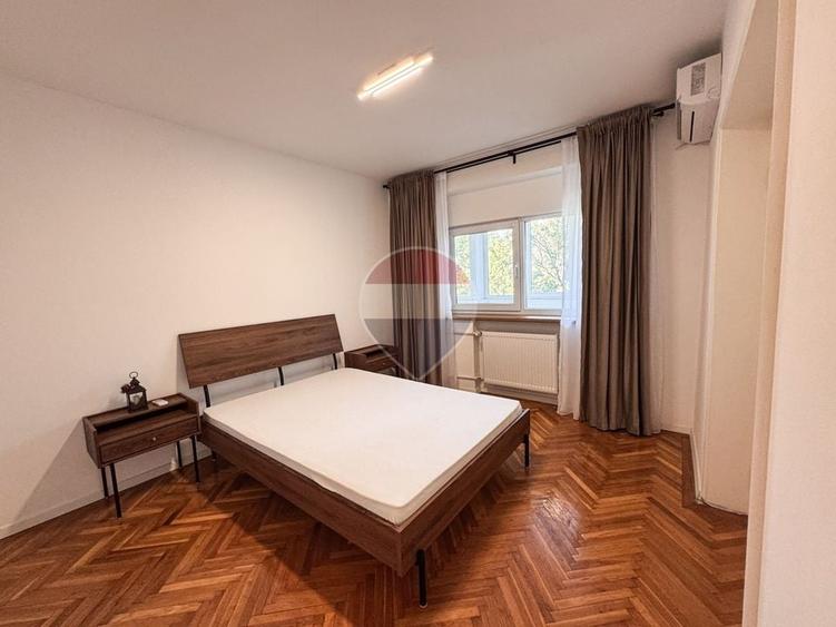 Apartament cu 4 camere în Periferie