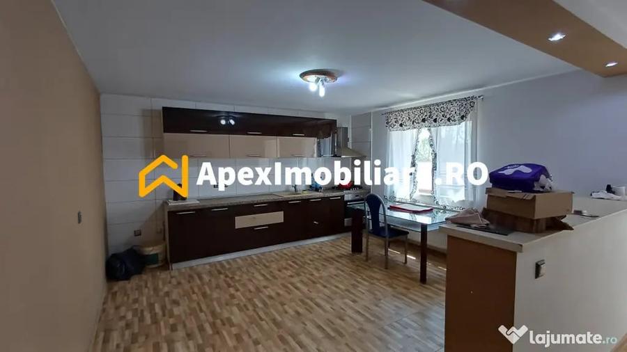 Casă cu 4 camere cu Teren 883 Mp în Varlaam