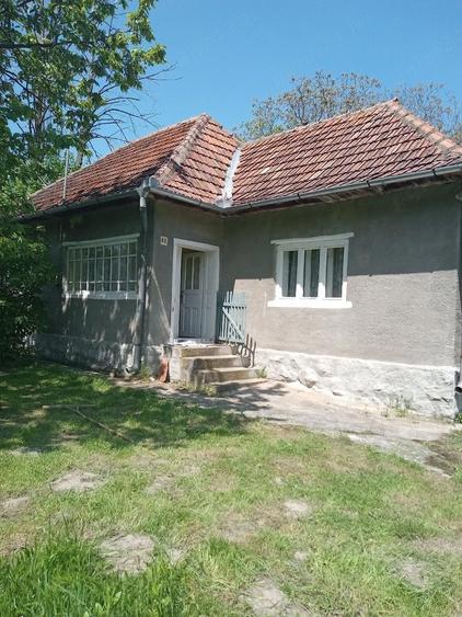Casă cu 2 camere cu Teren 500 Mp în Tranișu