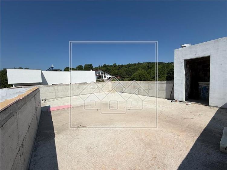 Casă individuală cu 5 camere cu Teren 485 Mp în Cisnădioara