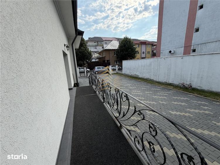 Casă cu 4 camere cu Teren 580 Mp în Central