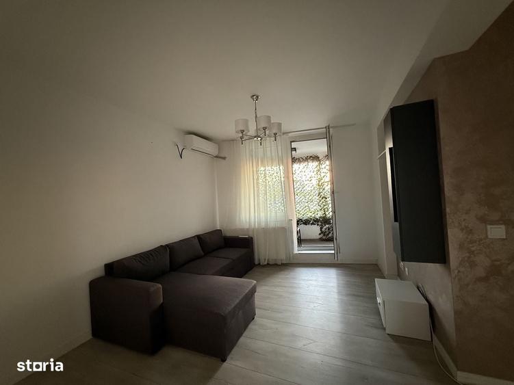 Apartament cu 3 camere semidecomandat în Militari