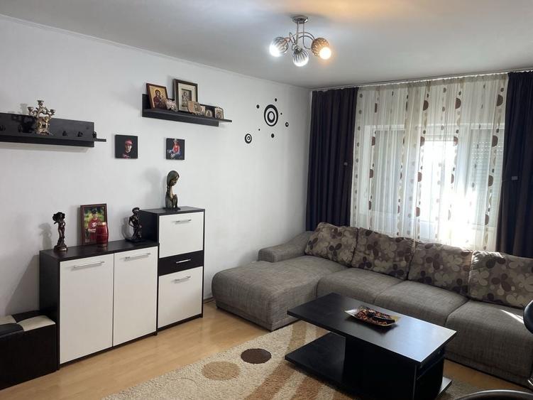 Apartament cu 2 camere decomandat în Sud