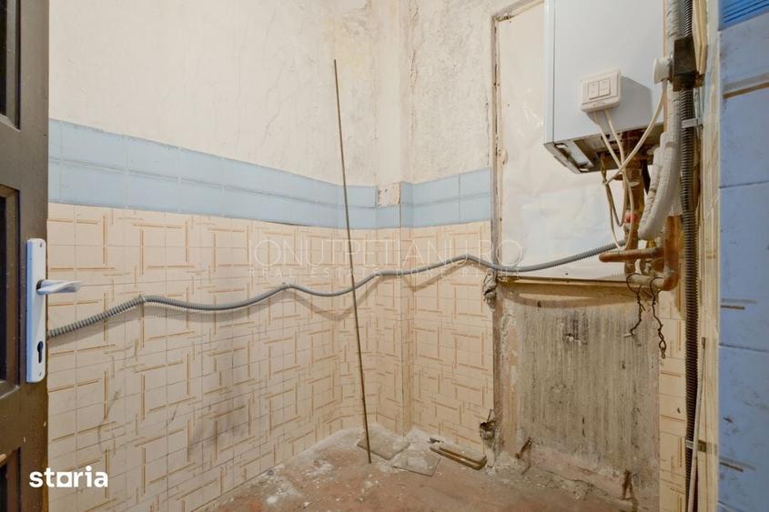 Apartament cu 5 camere decomandat în Armeneasca