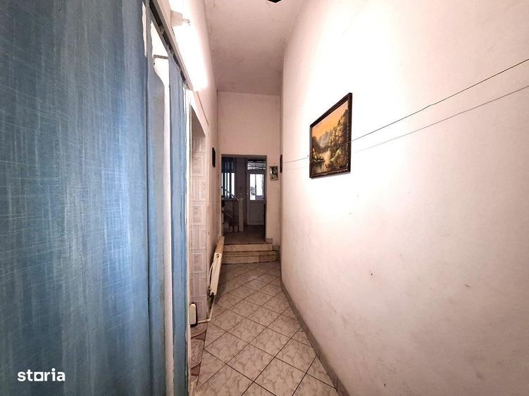 Casă cu 4 camere în Central