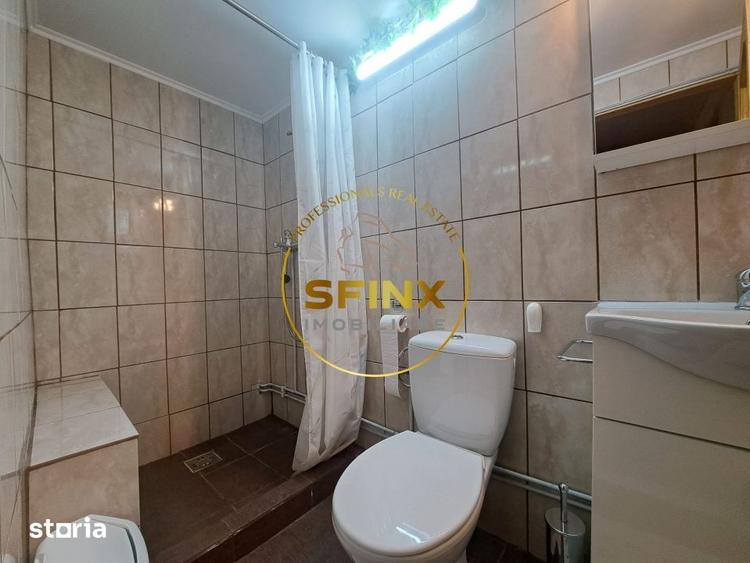 Casă cu 7 camere cu Teren 1955 Mp în Siriu