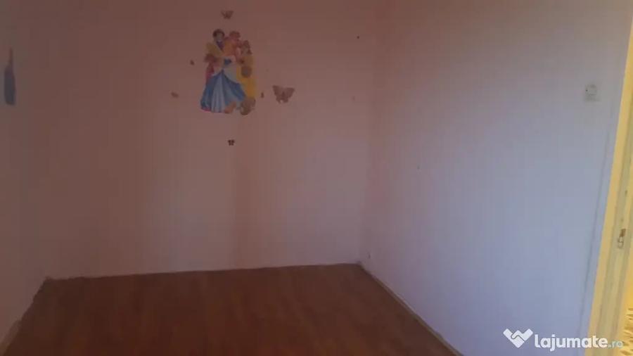 Apartament cu 2 camere nedecomandat în Central