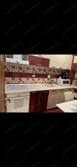 Apartament cu 3 camere semidecomandat în Metalurgiei