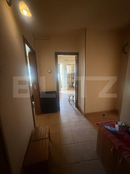 Apartament cu 3 camere decomandat în Micro 6