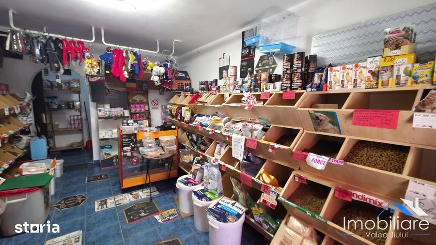 Spațiu comercial, de 51 mp, în Petros
