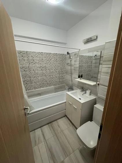 Apartament cu 2 camere semidecomandat, mobilat în Păcii