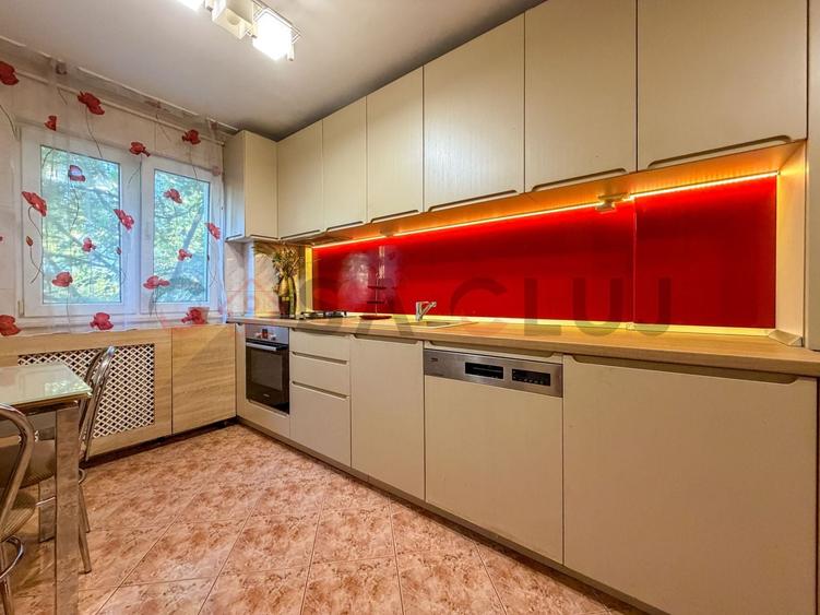 Apartament cu 3 camere semidecomandat, mobilat în Gheorgheni