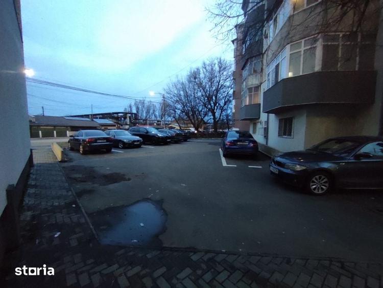 Spațiu comercial, de 135 mp, în Rovine