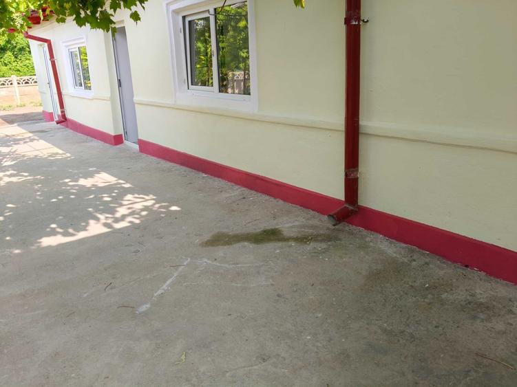 Casă cu 4 camere în Corbu