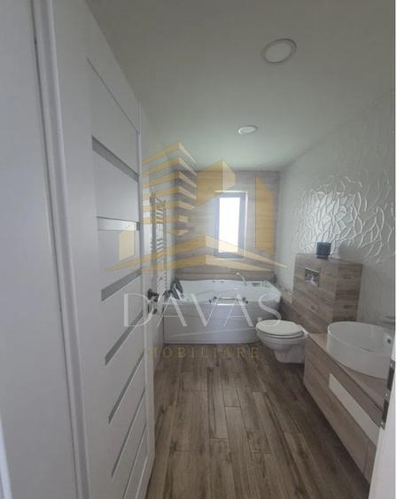 Casă individuală cu 4 camere cu Canalizare în Dâmbul Rotund
