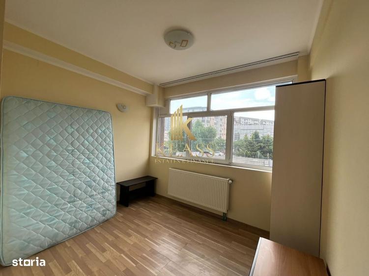 Casă cu 4 camere în Apărătorii Patriei