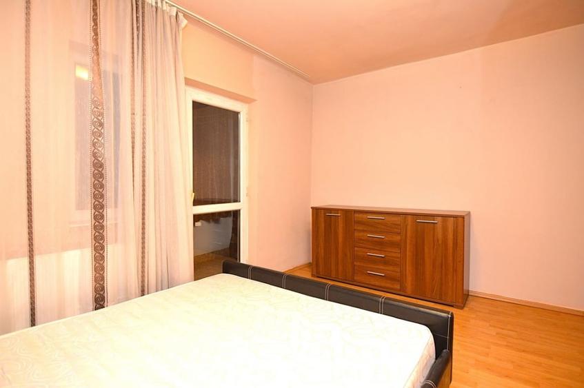 Apartament cu 2 camere semidecomandat, mobilat în Decebal