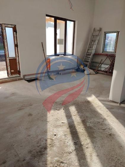 Casă cu 4 camere cu Canalizare în Remetea