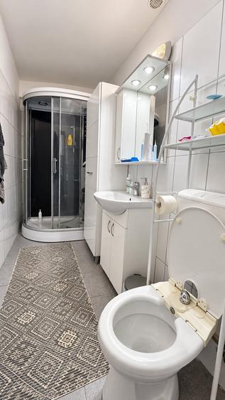 Apartament cu 2 camere semidecomandat în Girocului