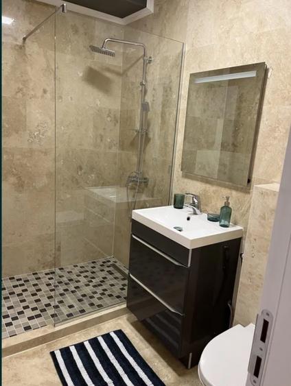 Apartament cu 3 camere semidecomandat în Băneasa