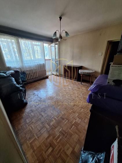Apartament cu 3 camere semidecomandat în Giulești