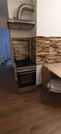 Garsonieră decomandată în Tudor