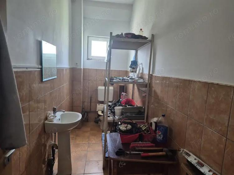 Spațiu comercial, de 1,800 mp, în Central