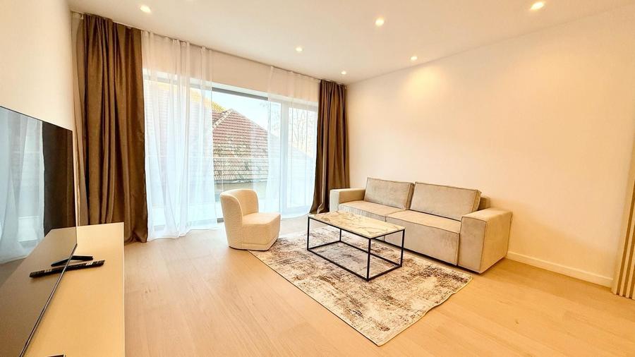Apartament cu 2 camere semidecomandat, mobilat în Barbu Văcărescu