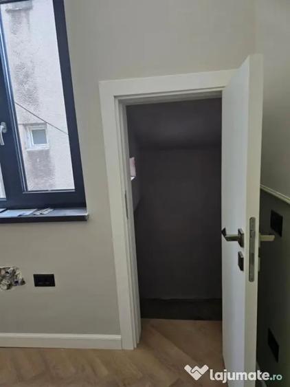 Apartament cu 3 camere semidecomandat în Ultracentral