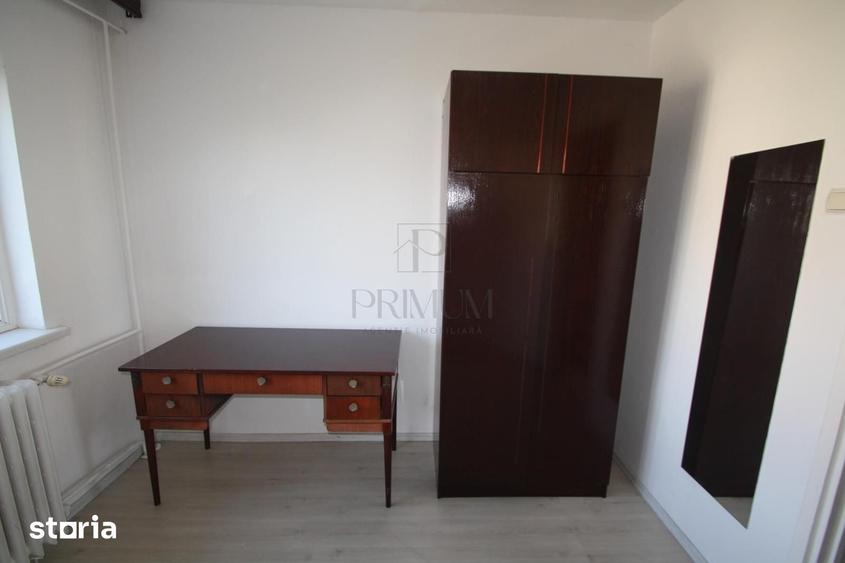 Apartament cu 3 camere decomandat în Girocului — fotografia 3