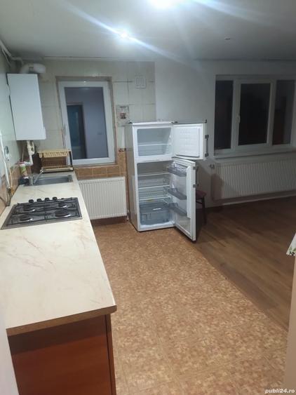 Apartament cu 2 camere decomandat în Petrila