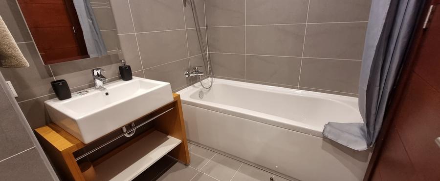 Apartament cu 2 camere semidecomandat, mobilat în Dristor