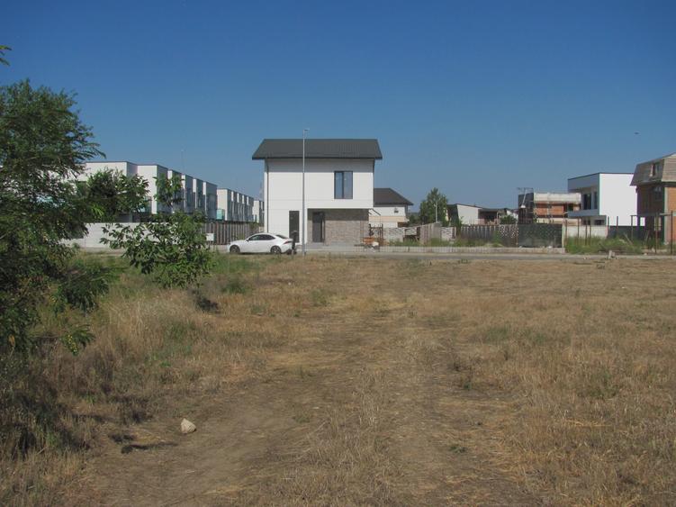 Teren Construcții intravilan de 1000 mp, în Prelungirea Ghencea