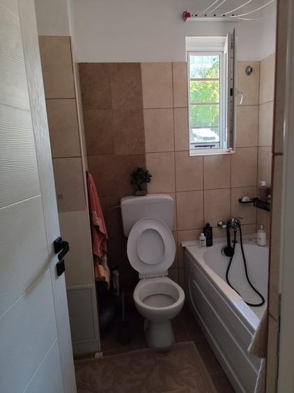 Apartament cu 3 camere semidecomandat în 1 Decembrie 1918