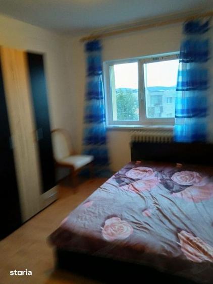 Apartament cu 3 camere decomandat, mobilat în Zorilor