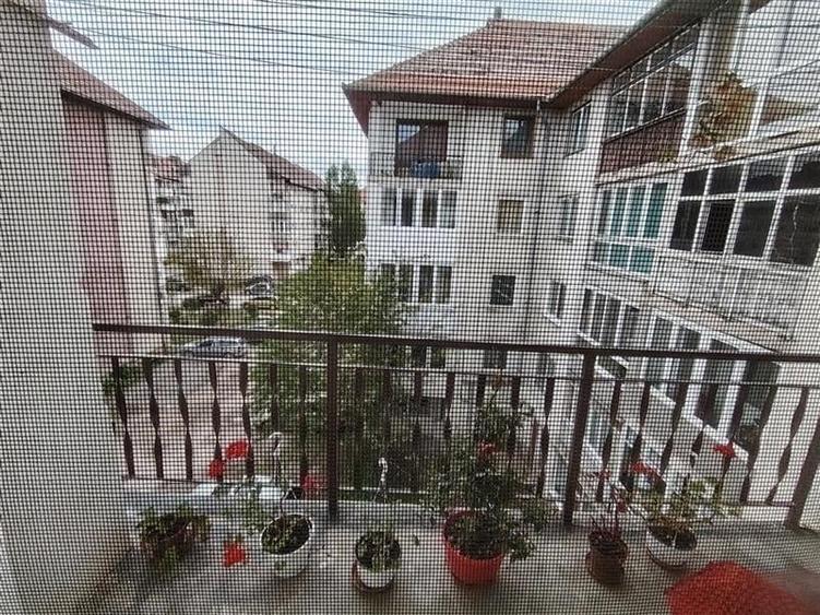 Apartament cu 4 camere decomandat, mobilat în Vest