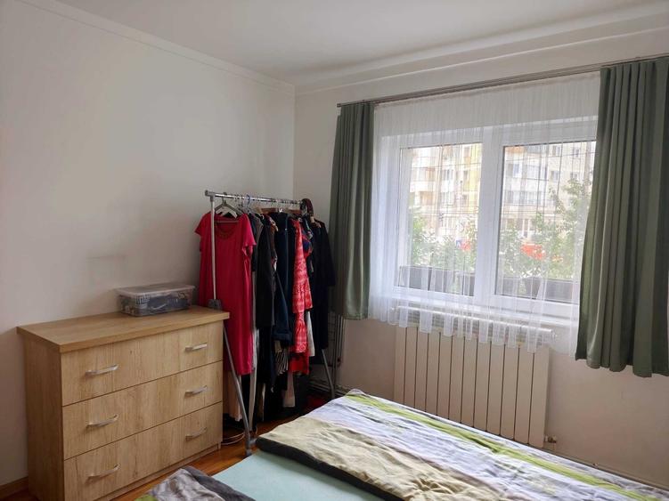 Apartament cu 2 camere decomandat în Republicii