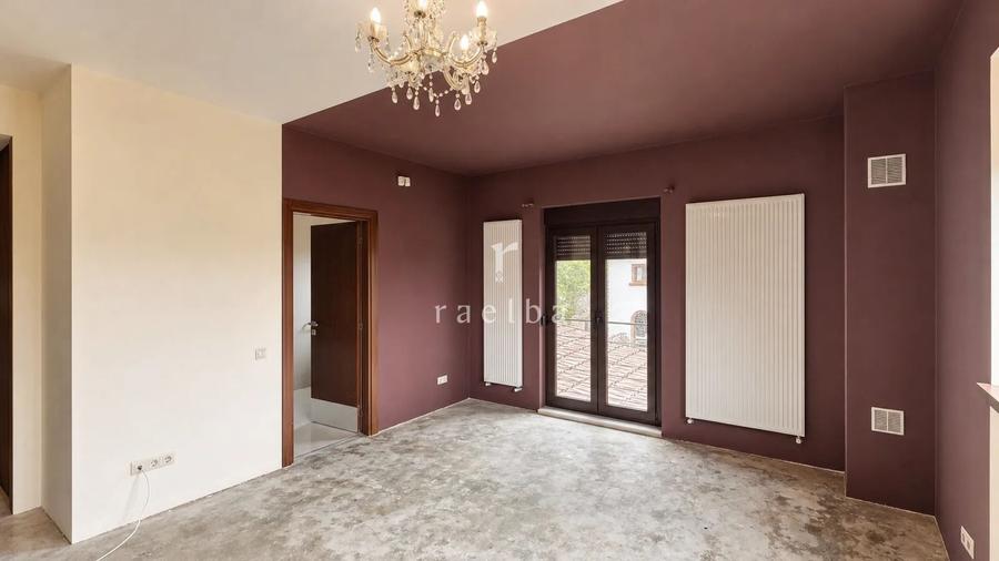 Casă cu 5 camere cu Teren 250 Mp în Tunari