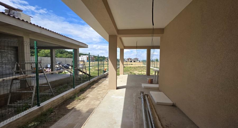 Duplex cu 5 camere cu Canalizare în Dumbrăvița