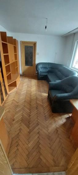 Apartament cu 3 camere semidecomandat în Govândari