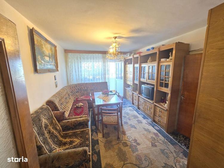 Apartament cu 2 camere semidecomandat în Craiter