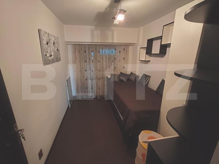 Apartament cu 3 camere decomandat, mobilat în Micro 11