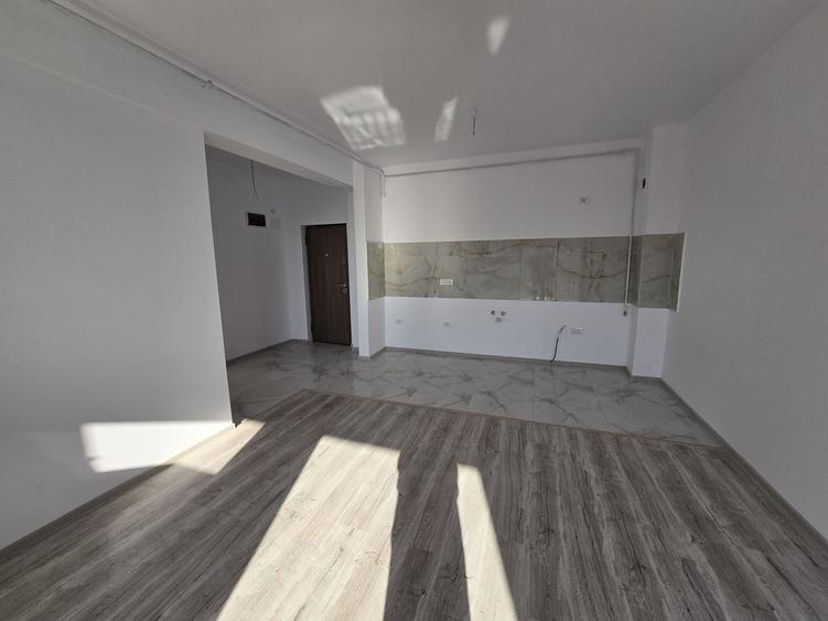 Apartament cu 2 camere decomandat în Girocului