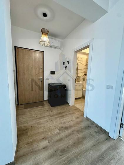 Apartament cu 2 camere semidecomandat, mobilat în Sud