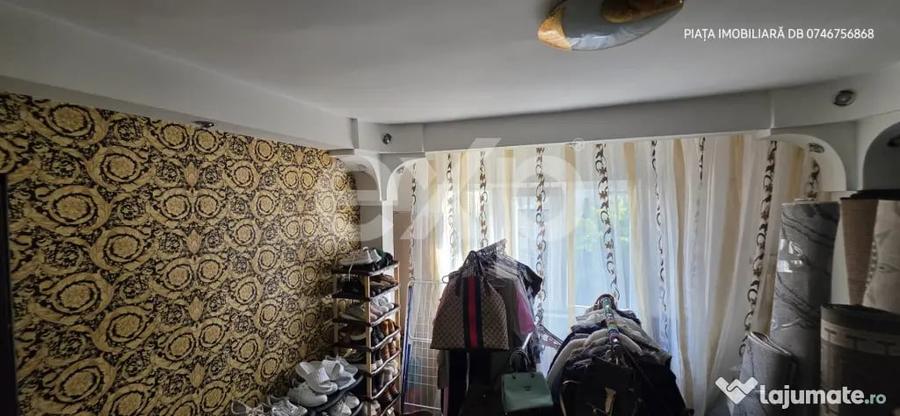 Apartament cu 4 camere decomandat în Central