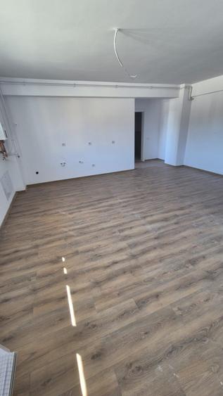 Apartament cu 3 camere în Cetate