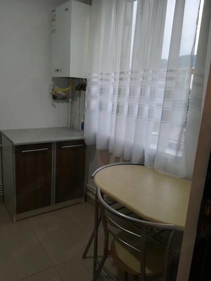 Garsonieră decomandată în Precista
