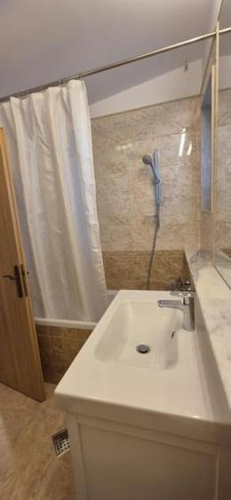 Casă individuală cu 4 camere cu Canalizare în Ferentari
