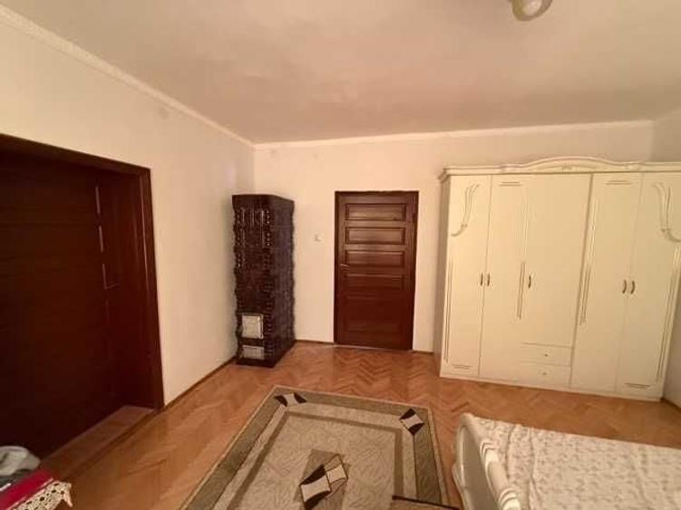 Casă cu 4 camere în Lunca